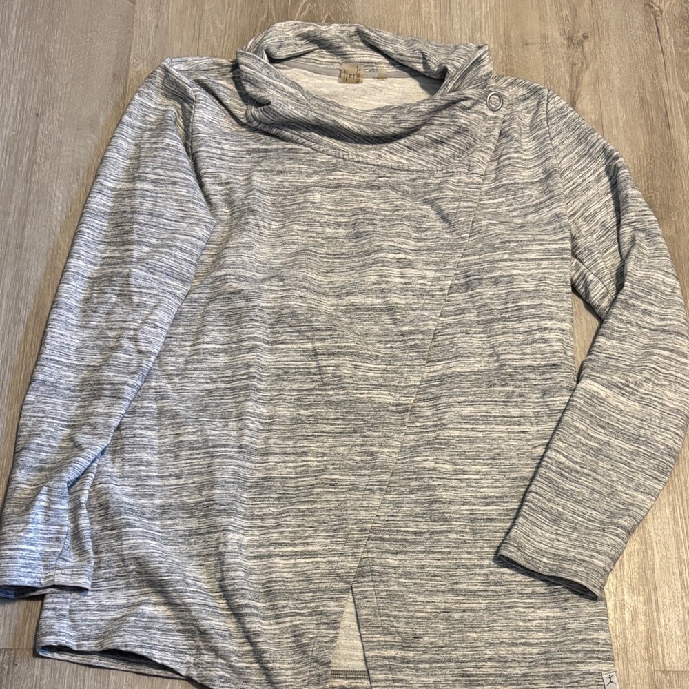 Danskin Light Gray Athletic Sweatshirt‎